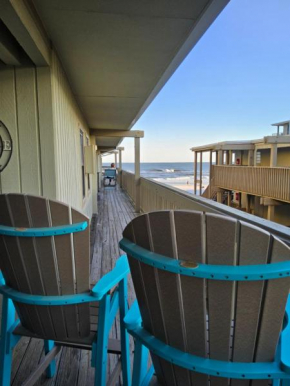 Living the Dream 2 Bedroom Ocean View Cozy Condo